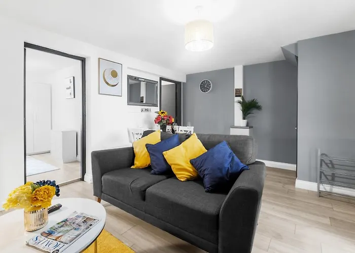 Cosy 2 Bedroom Ground Floor Apartment With Garden - Coventry